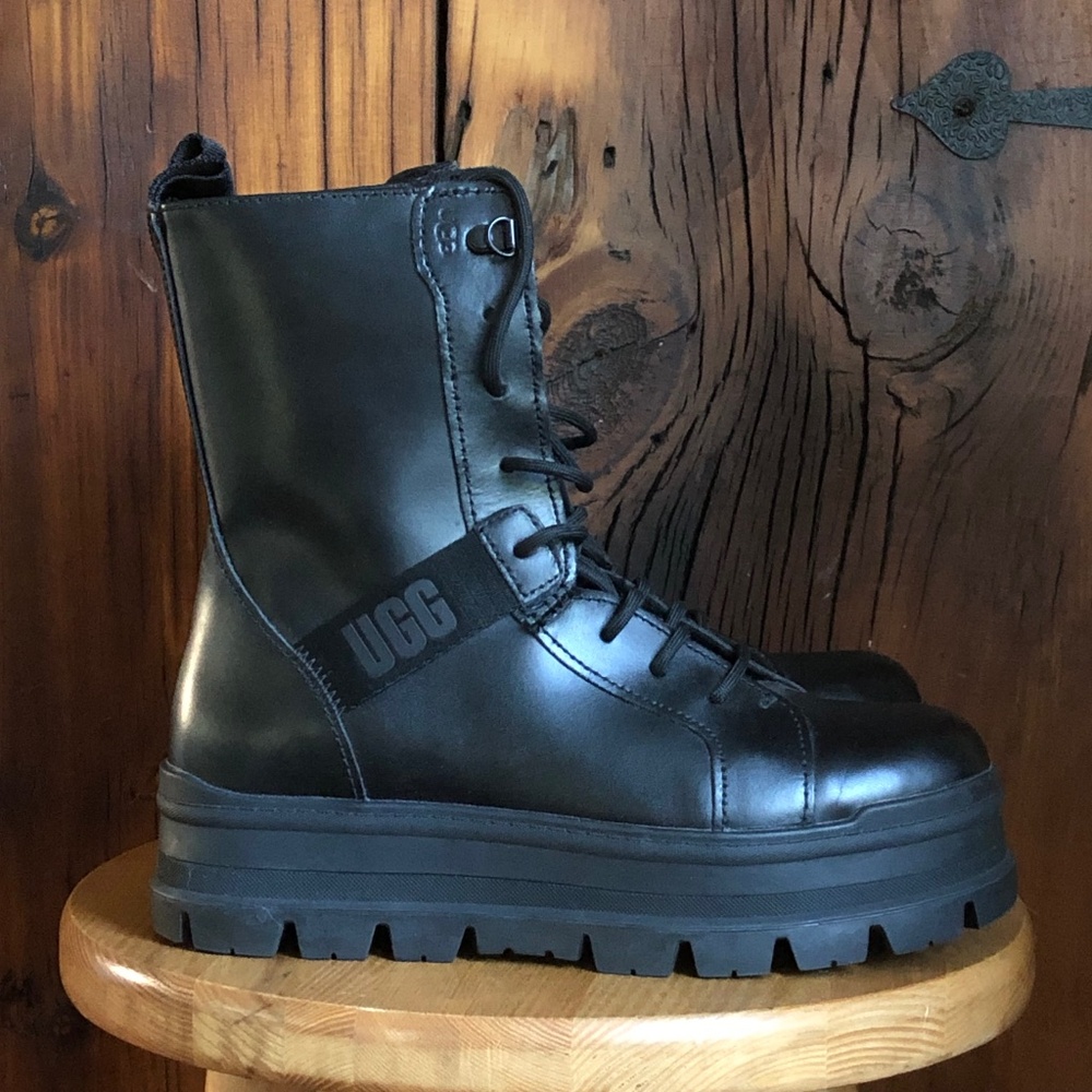 UGG Sheena Black Boots size 8